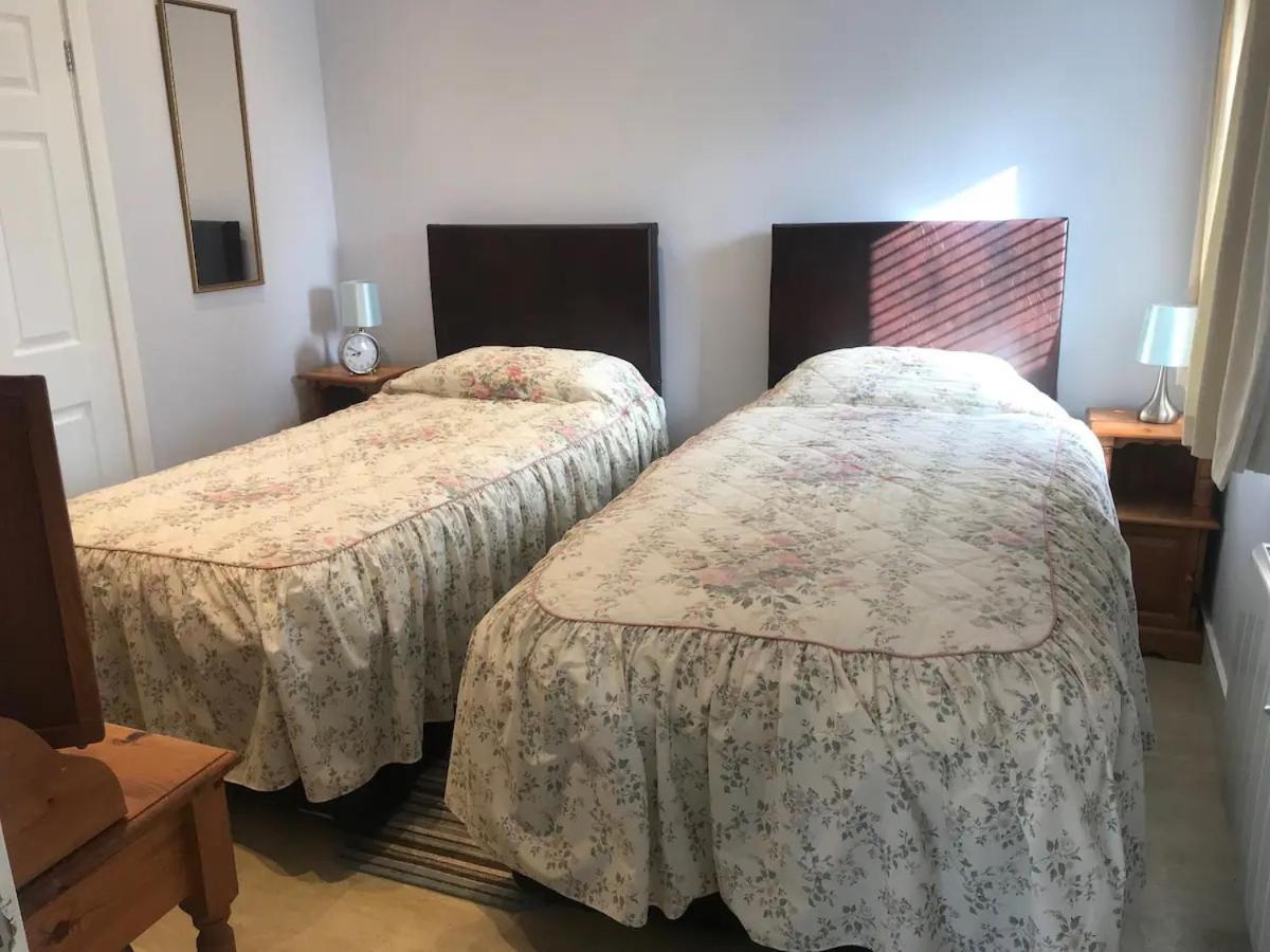 Kenns Farm - 2 Beautiful Barns Villa Carterton Room photo